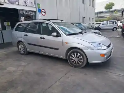 Sloopvoertuig ford focus turnier (cak) ambiente van het jaar 2000 aangedreven fyda