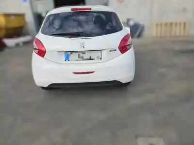 Veículo de Sucata peugeot 208 style do ano 2015 alimentado hm01
