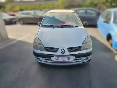 Veicolo di demolizione RENAULT CLIO II FASE II (B/CB0) K9K A7 dell'anno 2004 alimentato K9K