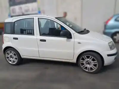 Veicolo di demolizione fiat panda (169) 1.2 8v dynamic dell'anno 2010 alimentato 188a4000
