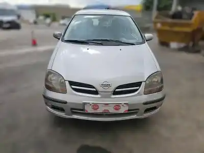 Veicolo di demolizione NISSAN ALMERA TINO (V10M)  dell'anno 2001 alimentato YD22