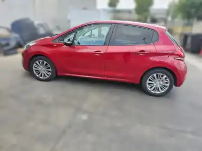 Veículo de Sucata peugeot 208 style do ano 2016 alimentado hm01