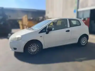 Здавання транспортного засобу fiat grande punto (199) 199a4000 року 2010 потужний 199a4000