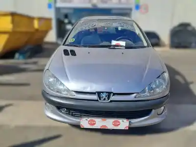 Verschrottungsfahrzeug PEUGEOT 206 CC  des Jahres 2001 angetrieben NFU