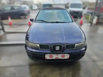 Veículo de Sucata SEAT LEON (1M1)  do ano 2001 alimentado ASV
