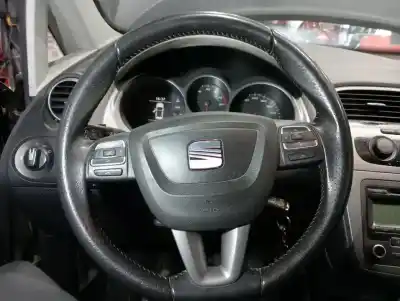 Véhicule à la ferraille seat altea (5p1) 1.2 i-tech de l'année 2015 alimenté cbzb