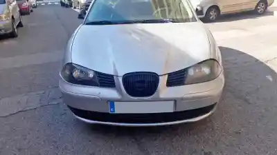 Véhicule à la ferraille seat ibiza (6l1) stella de l'année 2002 alimenté bby