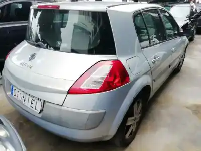 Veículo de Sucata renault megane ii classic berlina confort authentique do ano 2004 alimentado k4j d7