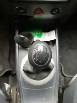 Veículo de Sucata renault megane ii classic berlina confort authentique do ano 2004 alimentado k4j d7