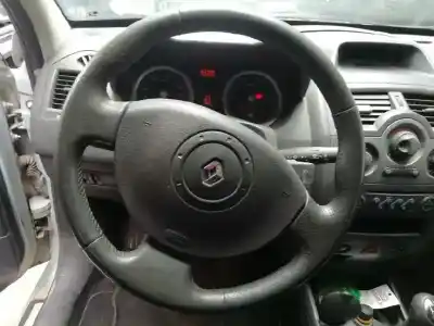 Veículo de Sucata renault megane ii classic berlina confort authentique do ano 2004 alimentado k4j d7