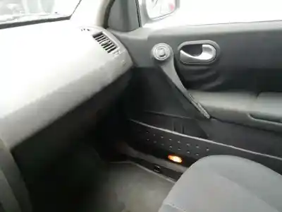 Veículo de Sucata renault megane ii classic berlina confort authentique do ano 2004 alimentado k4j d7