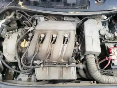 Veículo de Sucata renault megane ii classic berlina confort authentique do ano 2004 alimentado k4j d7