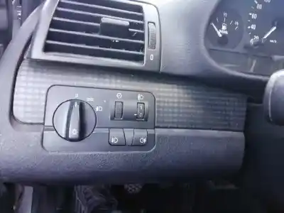 Sloopvoertuig bmw serie 3 berlina (e46) 320d van het jaar 2002 aangedreven 204d4