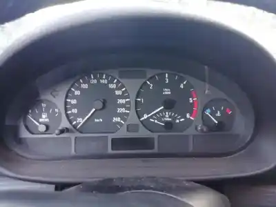 Sloopvoertuig bmw serie 3 berlina (e46) 320d van het jaar 2002 aangedreven 204d4