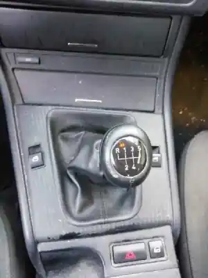 Sloopvoertuig bmw serie 3 berlina (e46) 320d van het jaar 2002 aangedreven 204d4