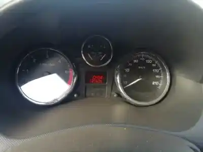 Vehicul casat peugeot 206+ básico al anului 2010 alimentat 8hz