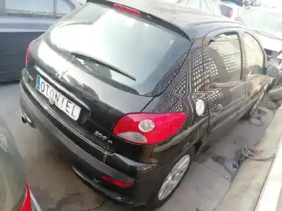 Vehicul casat peugeot 206+ básico al anului 2010 alimentat 8hz