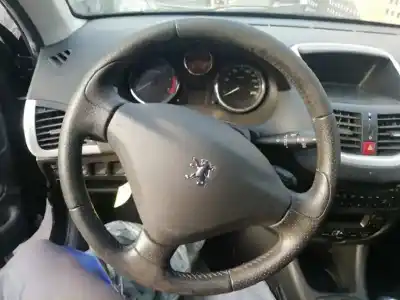 Vehicul casat peugeot 206+ básico al anului 2010 alimentat 8hz