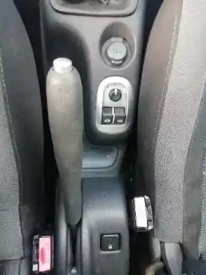 Vehicul casat peugeot 206+ básico al anului 2010 alimentat 8hz