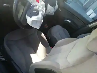 Véhicule à la ferraille citroen c3 1.4 hdi exclusive de l'année 2005 alimenté 8hz