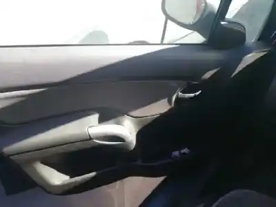 Véhicule à la ferraille citroen c3 1.4 hdi exclusive de l'année 2005 alimenté 8hz