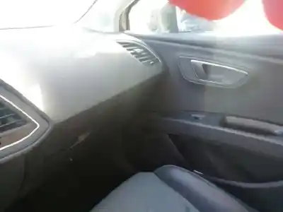 Veículo de Sucata seat                                               leon st (5f8)                                                                                                                                                                                                                                              reference plus                                                                                                                                                                                                                                             do ano 2016 alimentado cxx