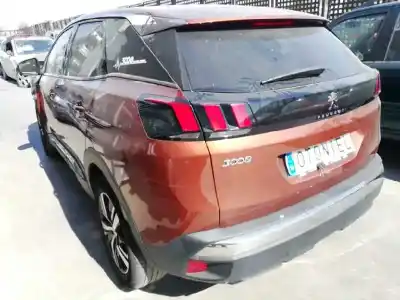 Vehículo de desguace PEUGEOT 3008 Style del año 2019 con motor HN05