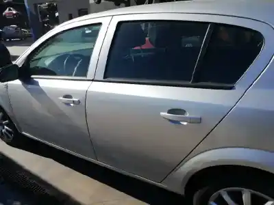 Здавання транспортного засобу opel astra h berlina cosmo року 2004 потужний z17dth