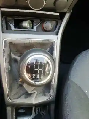 Здавання транспортного засобу opel astra h berlina cosmo року 2004 потужний z17dth