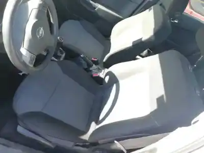 Здавання транспортного засобу opel astra h berlina cosmo року 2004 потужний z17dth