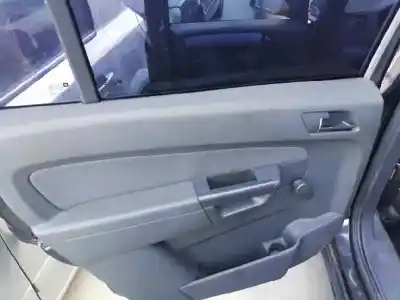 Sloopvoertuig opel zafira b cosmo van het jaar 2005 aangedreven z19dt