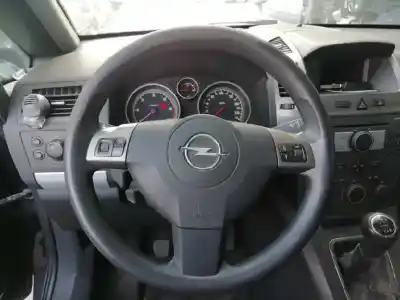 Sloopvoertuig opel zafira b cosmo van het jaar 2005 aangedreven z19dt