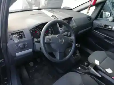 Sloopvoertuig opel zafira b cosmo van het jaar 2005 aangedreven z19dt