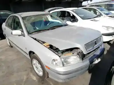 Véhicule à la ferraille VOLVO                                              S40 BERLINA                                                                                                                                                                                                                                                1.6                                                                                                                                                                                                                                                        de l'année 1998 alimenté B4164S