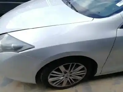 Véhicule à la ferraille renault laguna coupe gt de l'année 2008 alimenté m9r l8