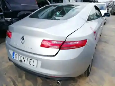 Véhicule à la ferraille renault laguna coupe gt de l'année 2008 alimenté m9r l8