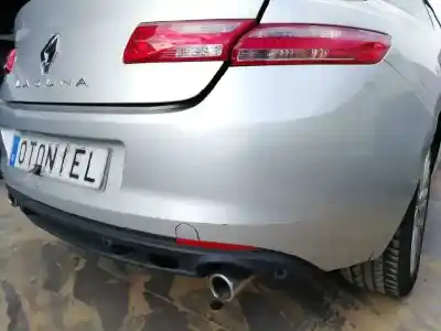 Véhicule à la ferraille renault laguna coupe gt de l'année 2008 alimenté m9r l8