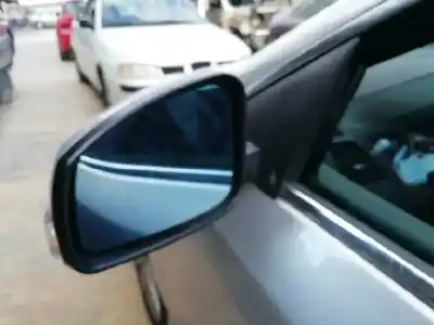 Véhicule à la ferraille renault laguna coupe gt de l'année 2008 alimenté m9r l8