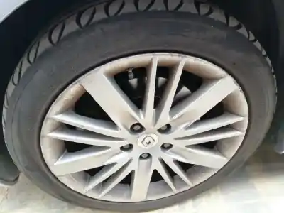 Véhicule à la ferraille renault laguna coupe gt de l'année 2008 alimenté m9r l8