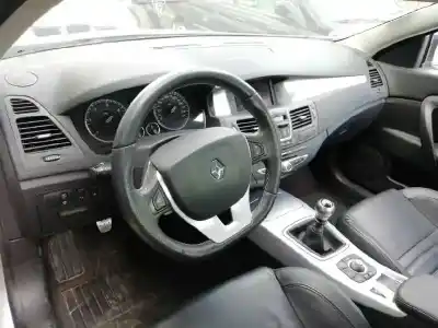 Véhicule à la ferraille renault laguna coupe gt de l'année 2008 alimenté m9r l8