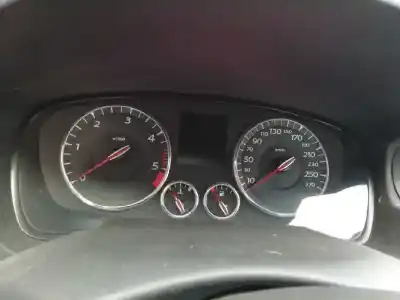 Véhicule à la ferraille renault laguna coupe gt de l'année 2008 alimenté m9r l8