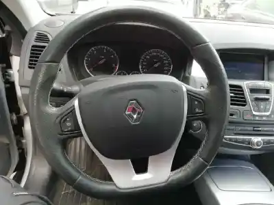 Véhicule à la ferraille renault laguna coupe gt de l'année 2008 alimenté m9r l8