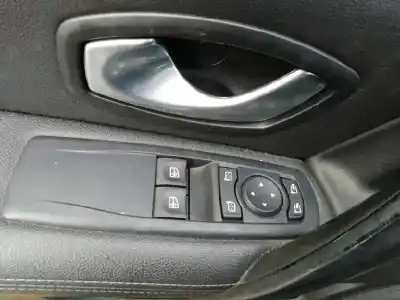 Véhicule à la ferraille renault laguna coupe gt de l'année 2008 alimenté m9r l8