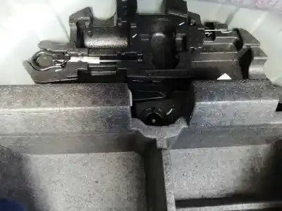 Véhicule à la ferraille renault laguna coupe gt de l'année 2008 alimenté m9r l8