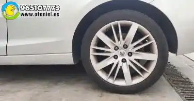 Véhicule à la ferraille renault laguna coupe gt de l'année 2008 alimenté m9r l8