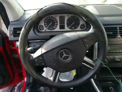 Здавання транспортного засобу mercedes-benz clase b (w245) 180 cdi (245.207) року 2010 потужний 640940