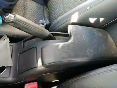 Здавання транспортного засобу mercedes-benz clase b (w245) 180 cdi (245.207) року 2010 потужний 640940