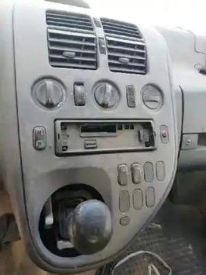 Véhicule à la ferraille mercedes-benz vito furgoneta (w638) 110 cdi 2.2 (638.094) de l'année 2000 alimenté 611980