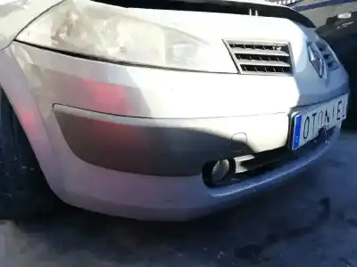 Véhicule à la ferraille renault megane ii classic berlina confort dynamique de l'année 2004 alimenté f9q b8