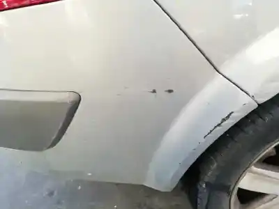 Véhicule à la ferraille renault megane ii classic berlina confort dynamique de l'année 2004 alimenté f9q b8